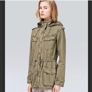 🌸🌼 Aritzia Talula Trooper Utility Jacket Hooded Army Green Sz M EUC Gorpcore